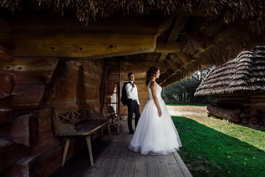 Fotografo di matrimoni Adrian Siwulec (siwulec). Foto del 7 settembre 2018