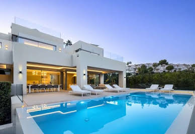 Villa with pool 5