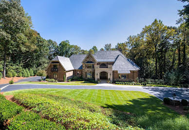 House with pool and garden 9