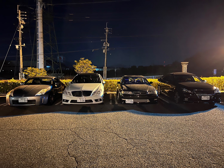 クラウンマジェスタのZ33・W212・マークII・21マジェスタ・ドライブに関するカスタム事例の投稿画像1枚目