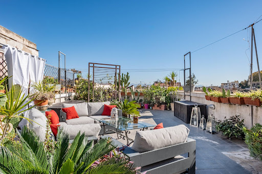 Appartement avec terrasse et piscine 1