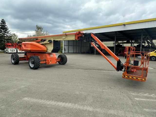 Picture of a JLG 1250AJP