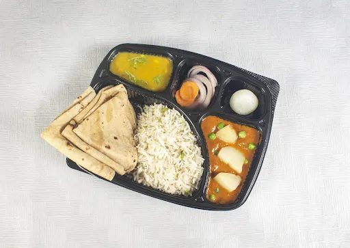 Aloo Matar Deluxe Thali