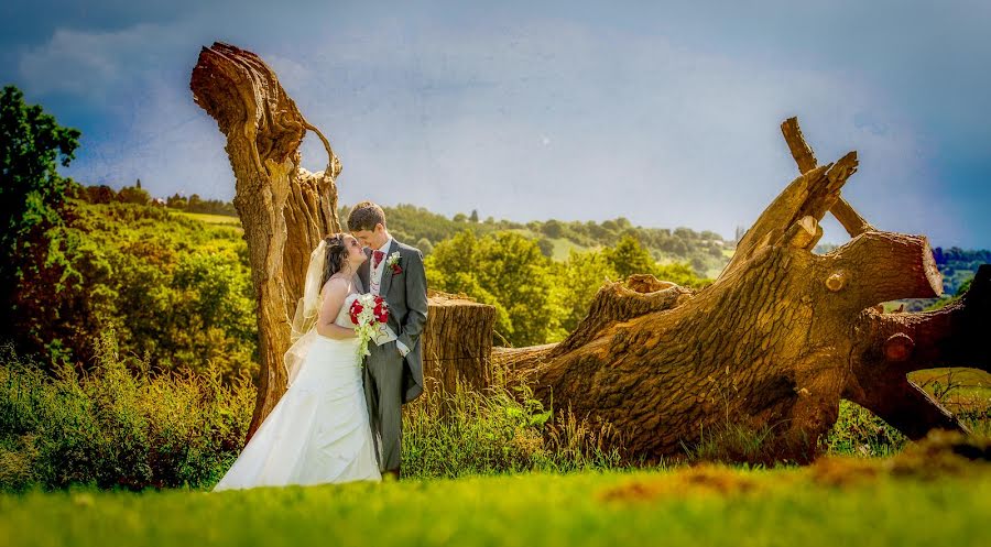 Fotógrafo de casamento Martin Hillary (mhillaryphoto). Foto de 2 de julho 2019