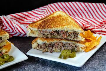 Grilled Pepper Jack Bacon Burger Sandwiches with Jalapeños