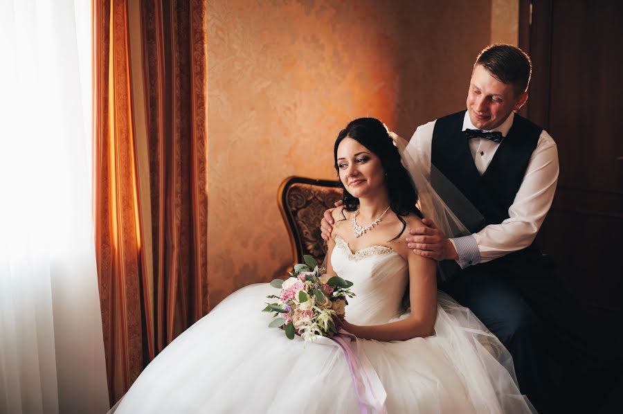 Fotógrafo de casamento Denis Khyamyalyaynen (hamalainen). Foto de 5 de dezembro 2015