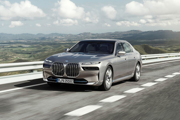 The i7 is the first all-electric 7 Series and can travel up to 480 zero-emission kilometres in silence.