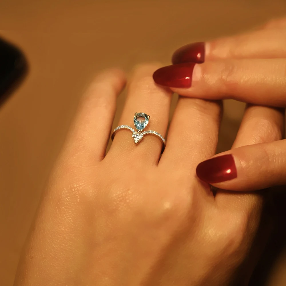 925 Sterling Silber Aquamarin Ring für Damen, ein schimmernder Schmuckring mit blauem Edelstein, perfekt als Geschenk.