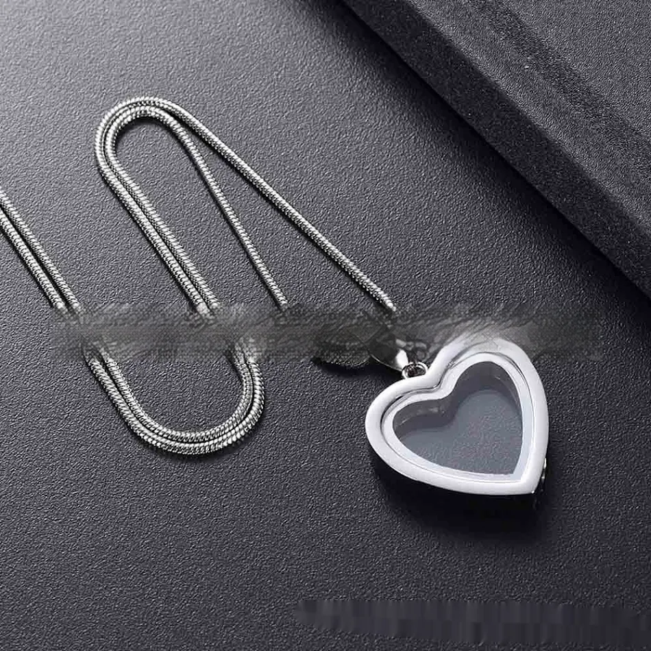 Colar com pingente de caixão cinerário em forma de coração personalizado. Lembre-se de um ente querido com esta joia de moda memorável.