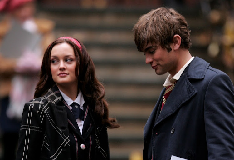 Leighton Meester and Chace Crawford on location for 'Gossip Girl' on November 26, 2007 in New York City, New York.