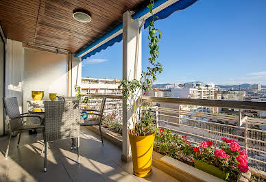 Apartment with terrace 8