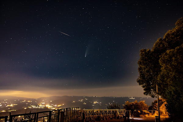 La cometa Neowise e l'asteroide di ciocla