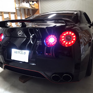 NISSAN GT-R