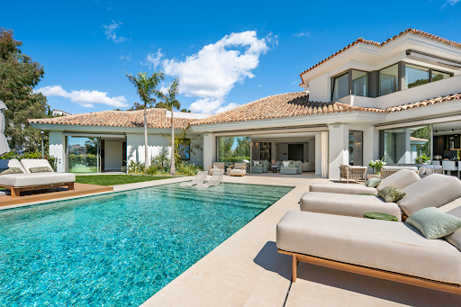 Seaside house with pool and garden 1