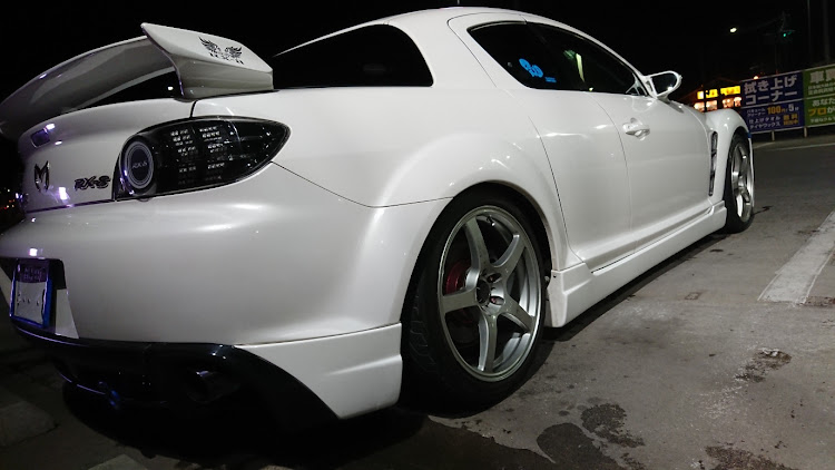 RX-8のヘッドライト交換・車高調整・洗車・DIYに関するカスタム事例の投稿画像1枚目