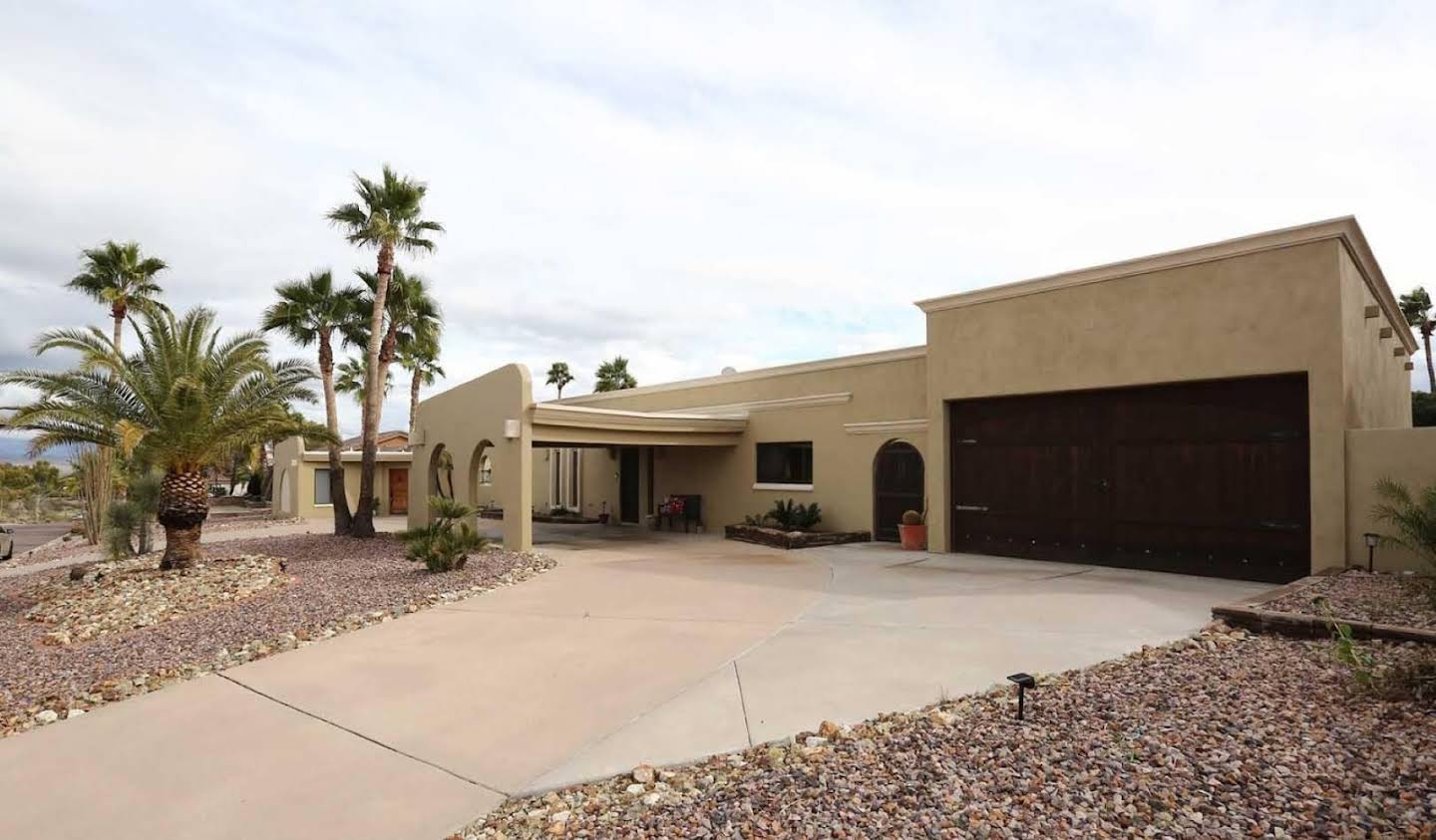 House with pool Fountain Hills