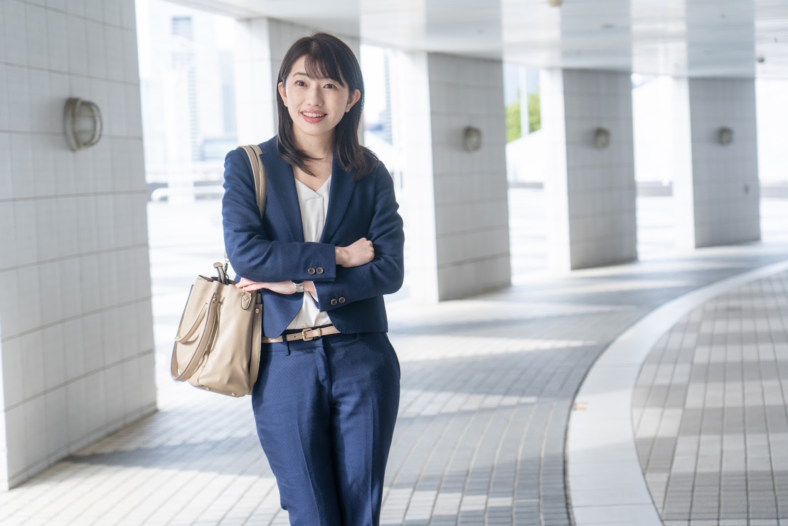 メンズ スーツ 女性 が 着る