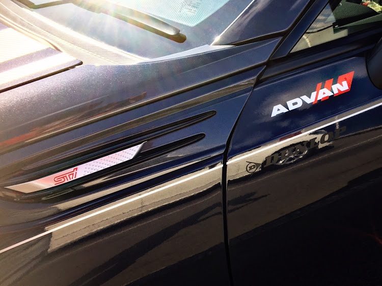 BRZの洗車場は盛れる・ステッカー・ADVAN・ZERO SPORTSに関するカスタム事例の投稿画像3枚目