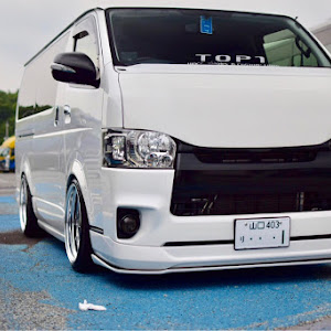 ハイエースバン TRH200V