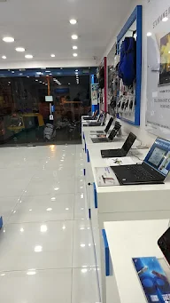 Dell Exclusive Store photo 3