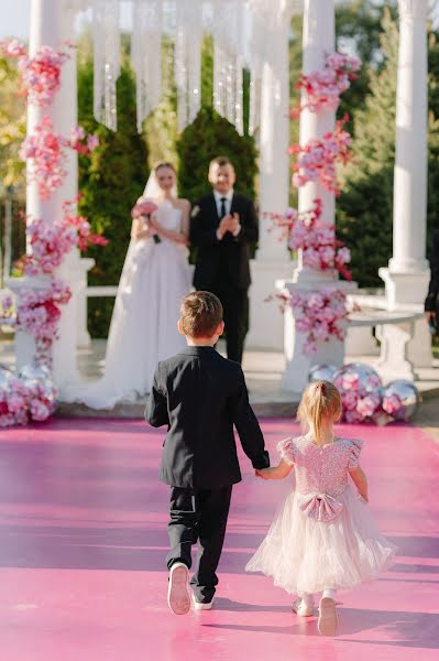 Fotógrafo de casamento Yuliya Nechepurenko (misteria). Foto de 5 de dezembro 2023