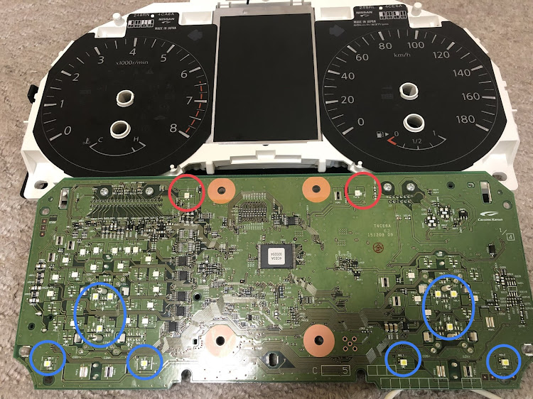 エクストレイルのLED打ち替えに関するカスタム事例の投稿画像3枚目