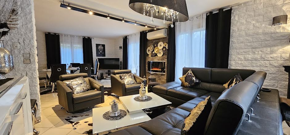 Vente maison 8 pièces 163 m² à Longvic (21600), 449 900 €