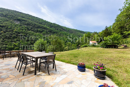 House with terrace 2