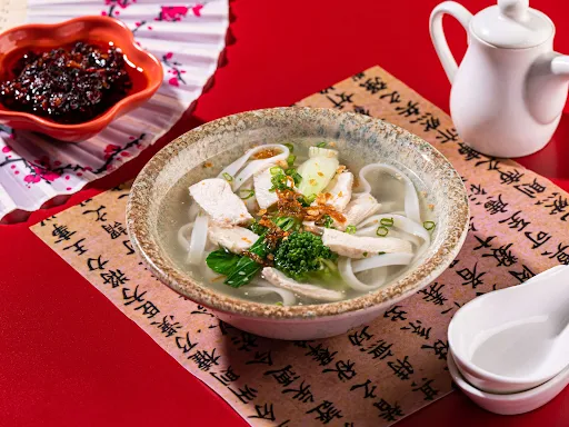 Vietnamese Noodles Clear Soup Chicken (Ak)