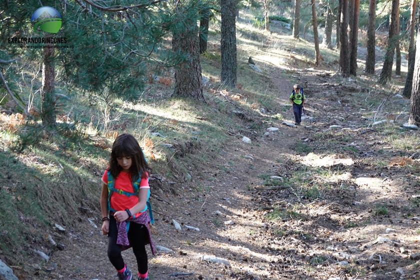 REFUGIO PEÑA CITORES con NIÑOS en la SIERRA de GUADARRAMA