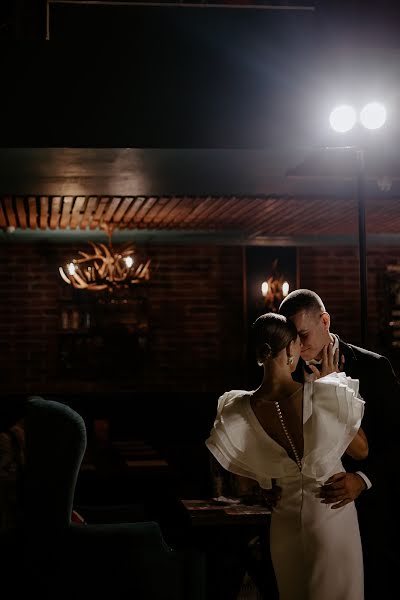 Wedding photographer Yuliya Galyamina (theglue). Photo of 13 March 2023