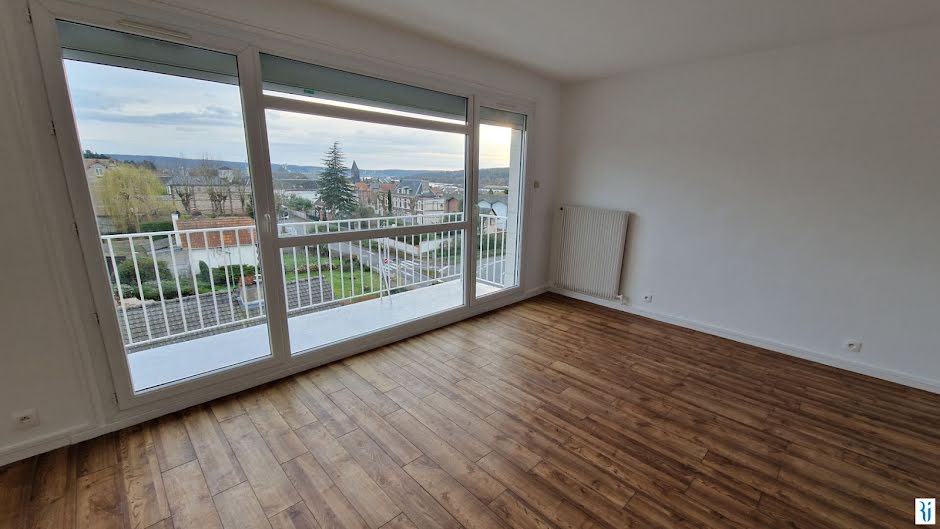 Location  appartement 3 pièces 68 m² à Petit-Couronne (76650), 605 €