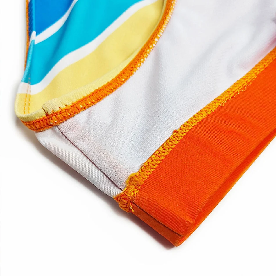Mehrfarbige gestreifte Mode-Trend-Print-Urlaub Briefs, stilvoll und bequem für Sommerferien und Strand, optimaler Tragekomfort.