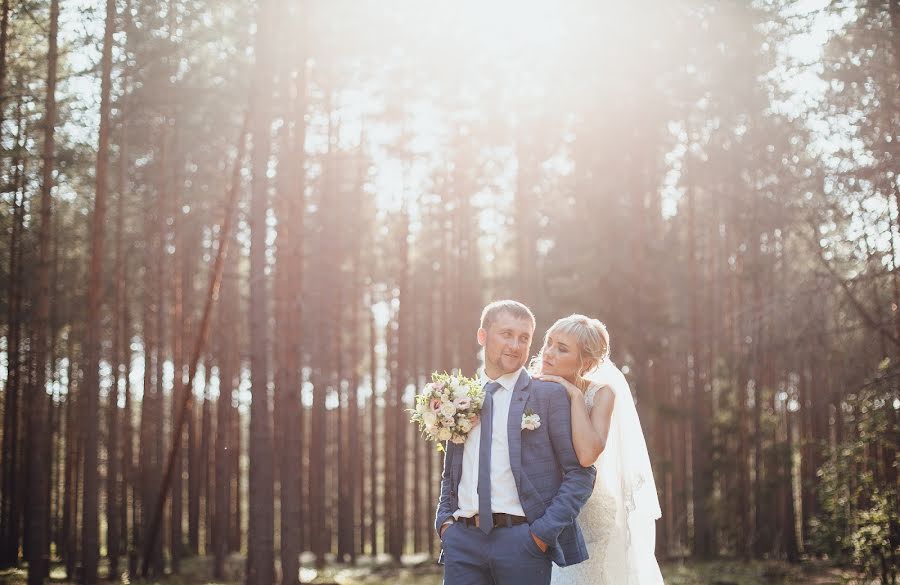 Wedding photographer Kseniya Ulyanova (ksyuhanichka35). Photo of 2 October 2017