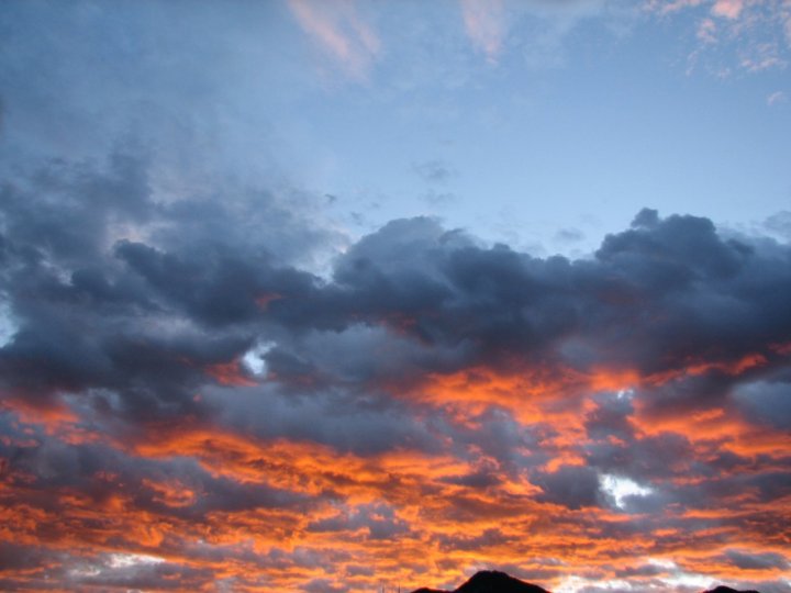 Tramonto dietro casa di luciaberti