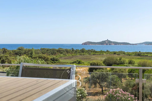 Villa with pool and terrace 2