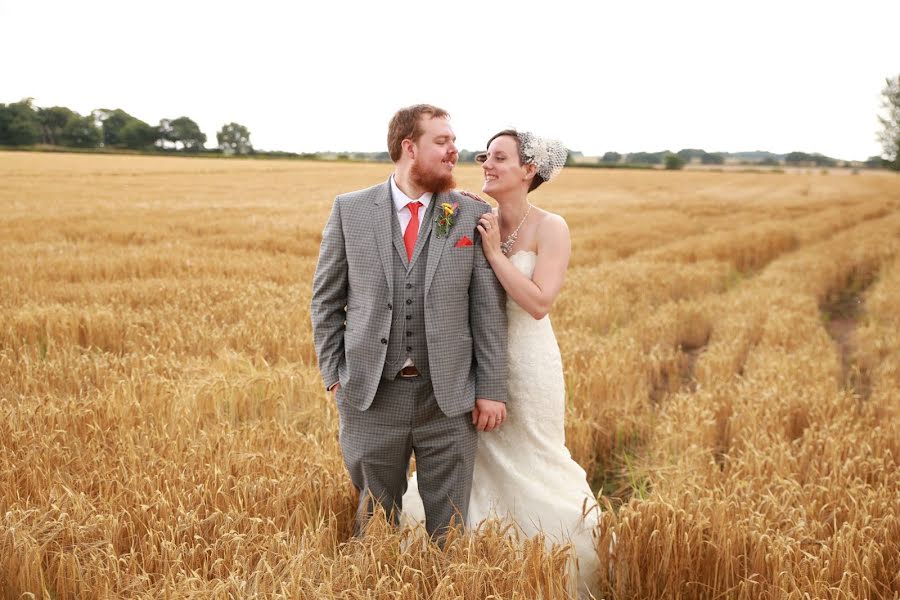 Wedding photographer James Green (naomijoyphoto). Photo of 2 July 2019