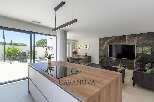 House with pool and terrace 4