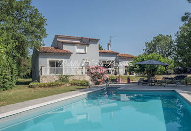 Maison avec piscine et terrasse 10