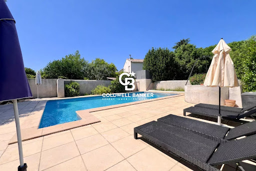 House with pool 4