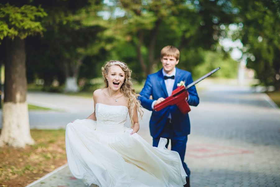 Fotógrafo de casamento Oksana Ladygina (oxanaladygina). Foto de 22 de dezembro 2014