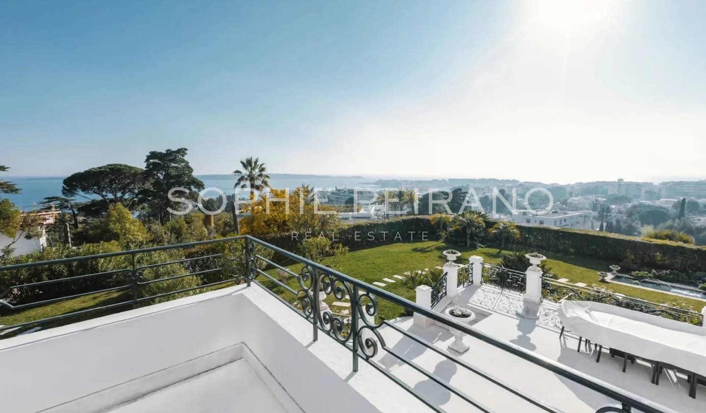 Apartment with terrace Cannes