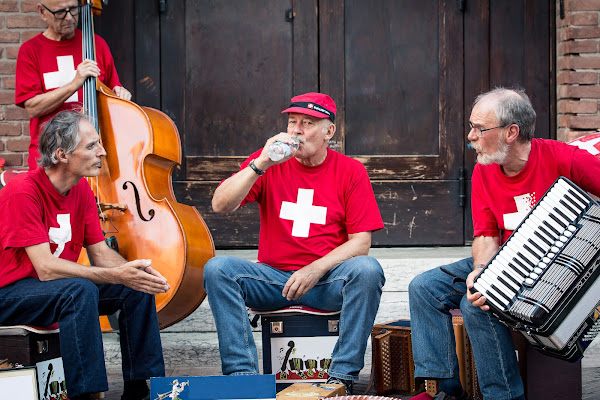 Musica dalla Svizzera di E l i s a E n n E