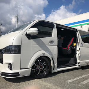 ハイエースバン TRH200V