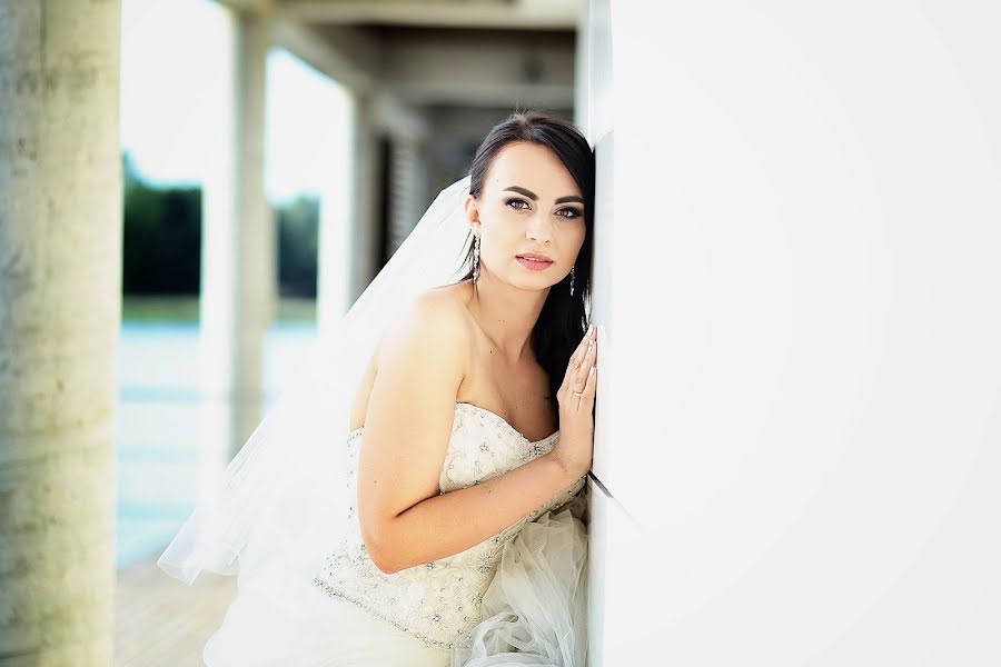 Fotógrafo de casamento Monika Wójcicka (monikawojcicka). Foto de 24 de fevereiro 2020