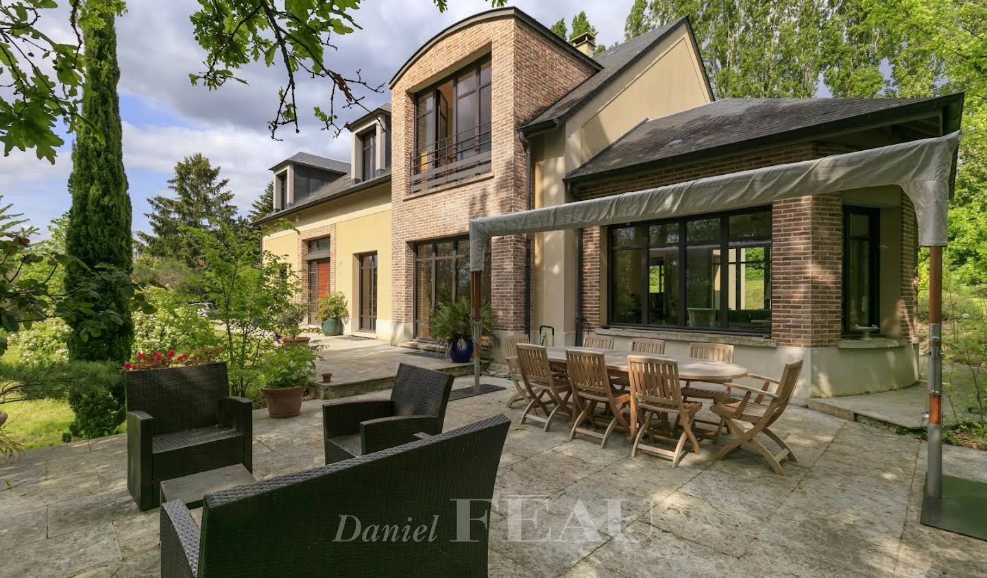 House with garden and terrace Chambourcy