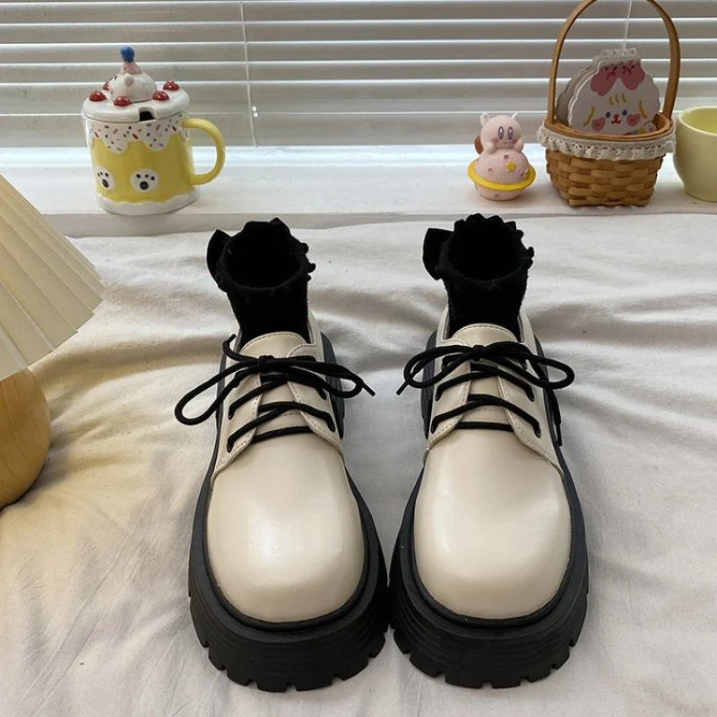 Damen Echtleder Schuhe mit dicker Sohle und Erhöhung für mehr Komfort und einen verbesserten Look, perfekt für jeden Tag.