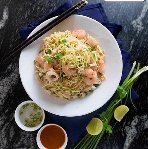 Stir Fried Seafood Noodles