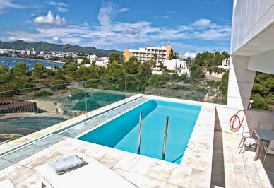 Villa with pool and terrace 4