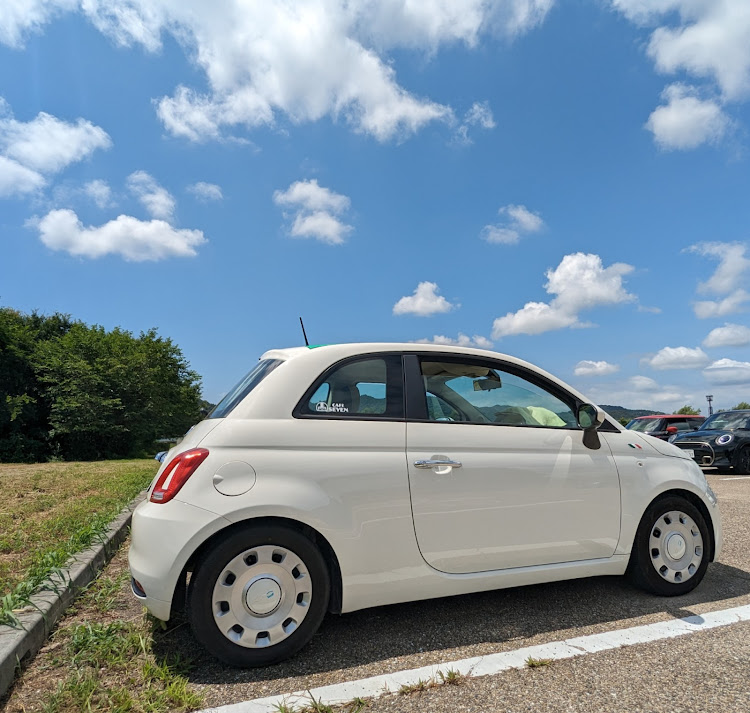 500の納車されて一番最初のカスタム・青い空、白い雲・おは姫に関するカスタム事例の投稿画像2枚目